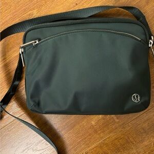 City Adventurer Crossbody Bag 2.5L